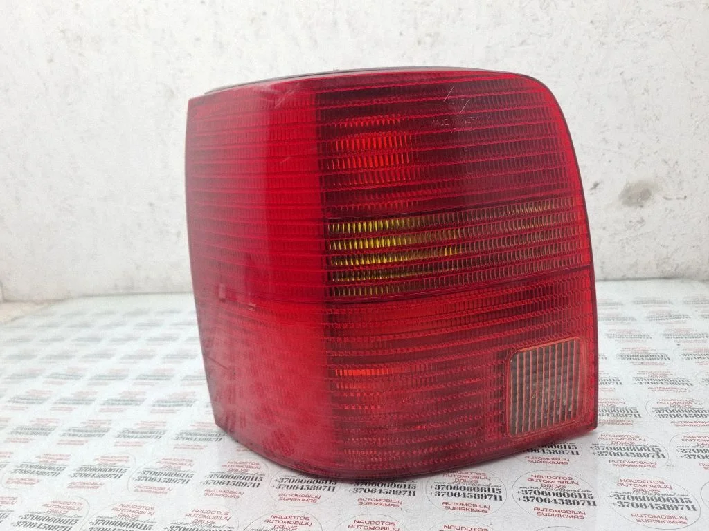 Rear/tail lights 3B9945111J