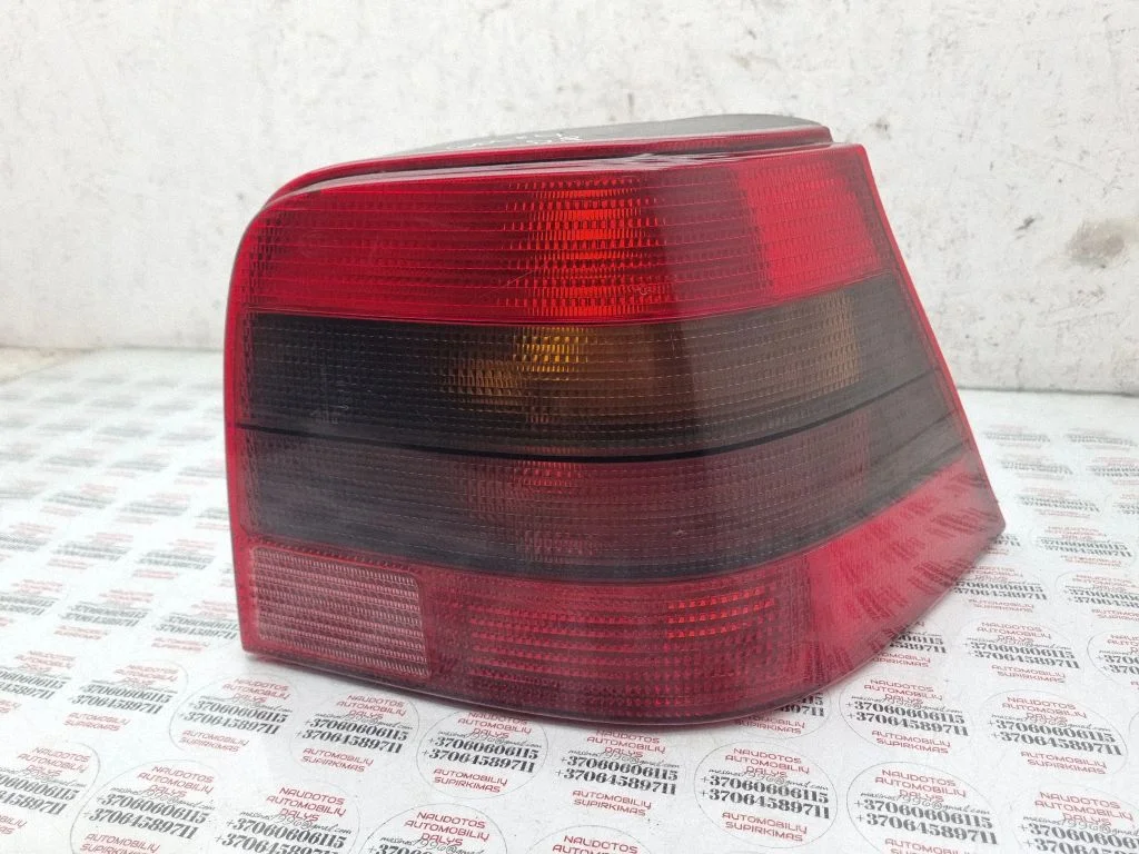 Rear/tail lights 1J6945112S