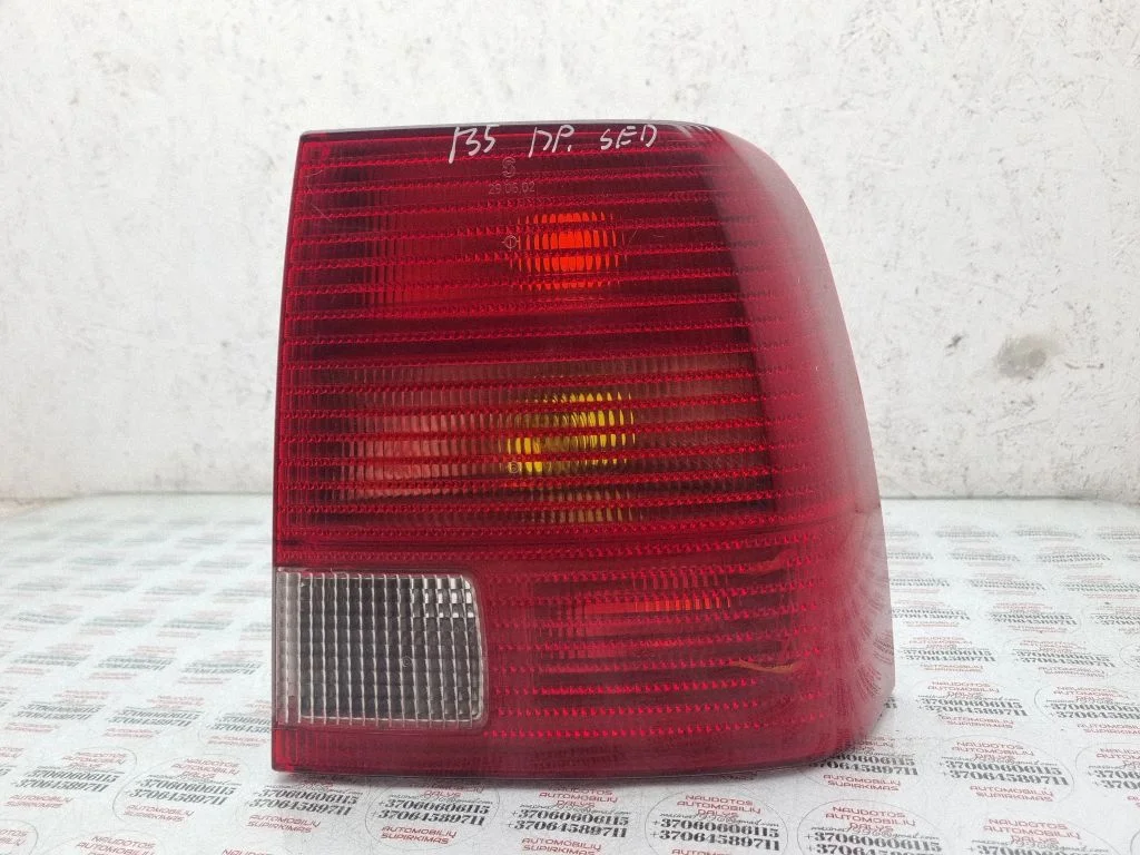 Rear/tail lights 3B5945096F