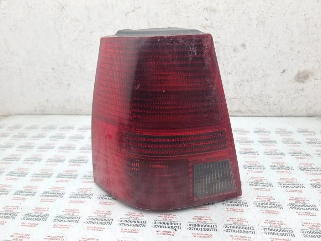 Rear/tail lights 1J6945075M