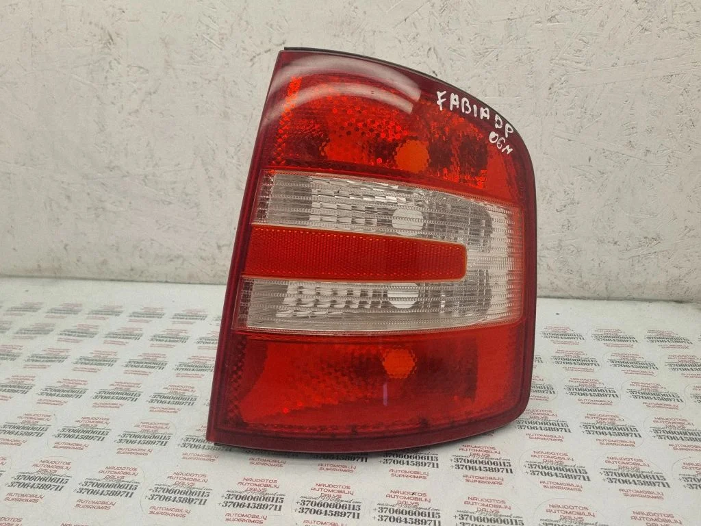 Lampa tylna w błotniku – Skoda Fabia Mk1 (6Y) (1999-2007)