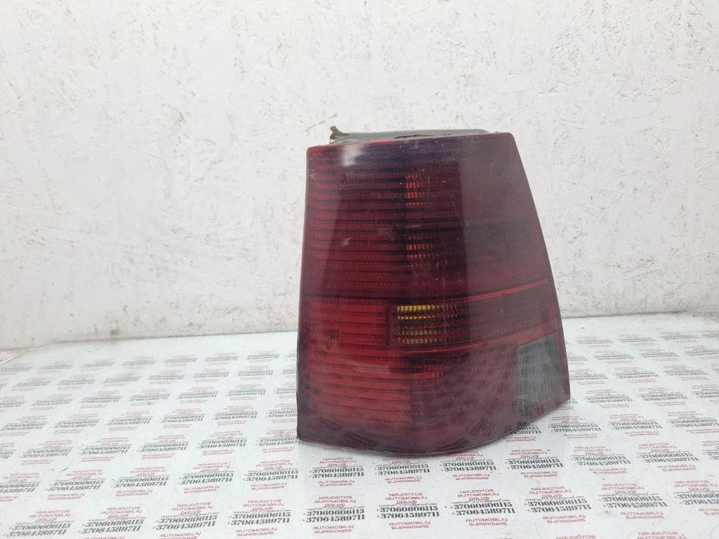 Rear/tail lights 1J9945095M