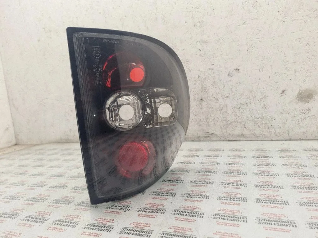 Rear/tail lights – rear right