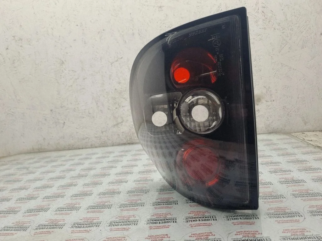 Rear/tail lights – rear left