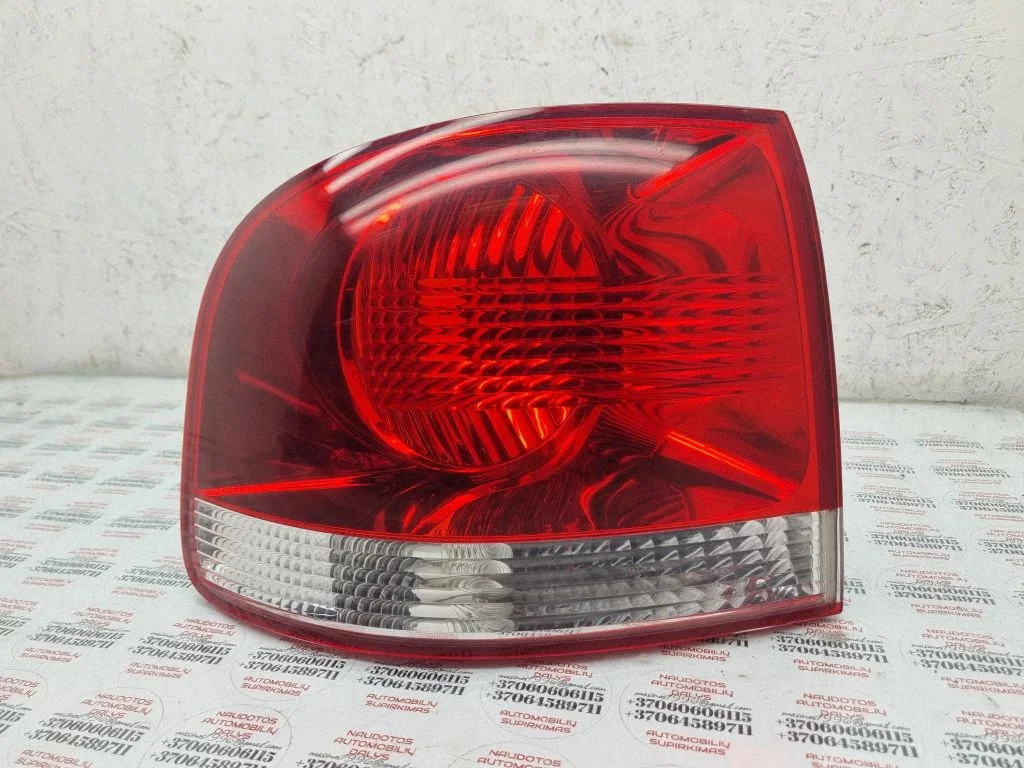 Lampa tylna w błotniku 7L6945095K