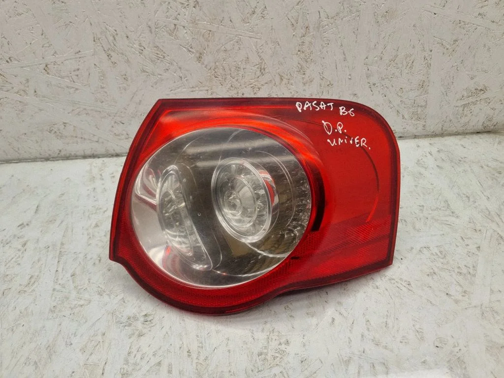 Lampa tylna w błotniku 3C9945096C