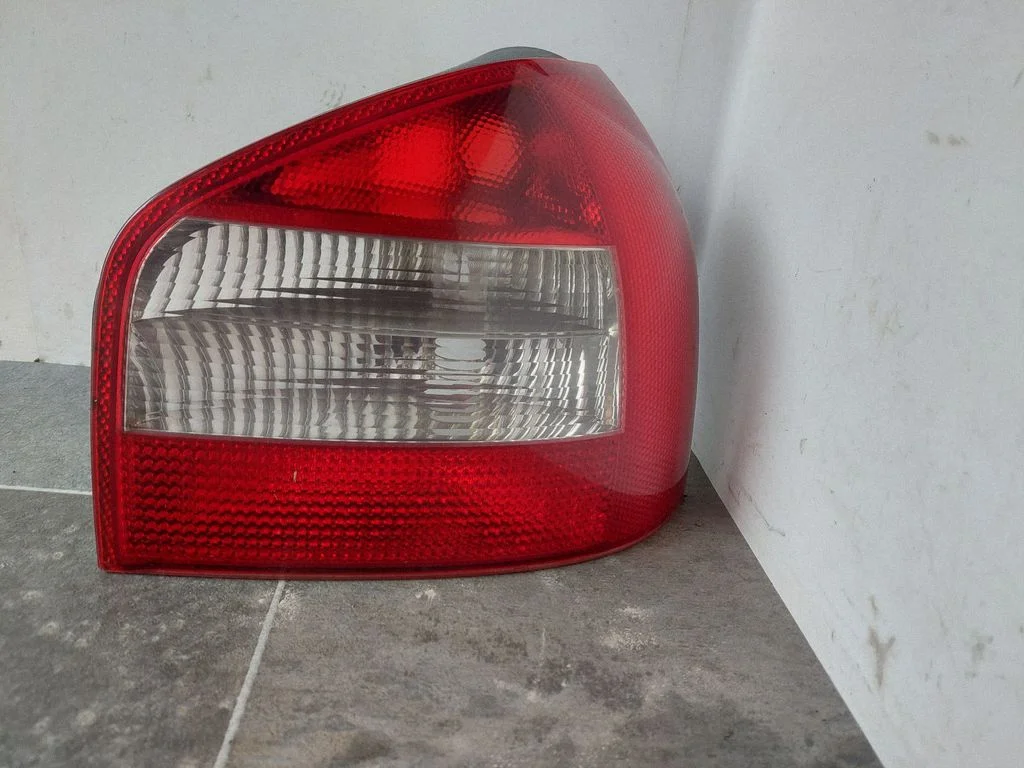 Rear/tail lights – rear right
