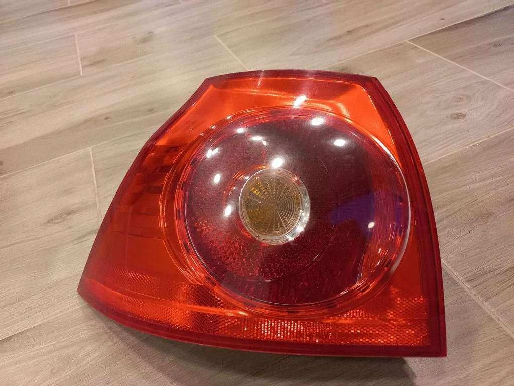Rear/tail lights 1K6945095E
