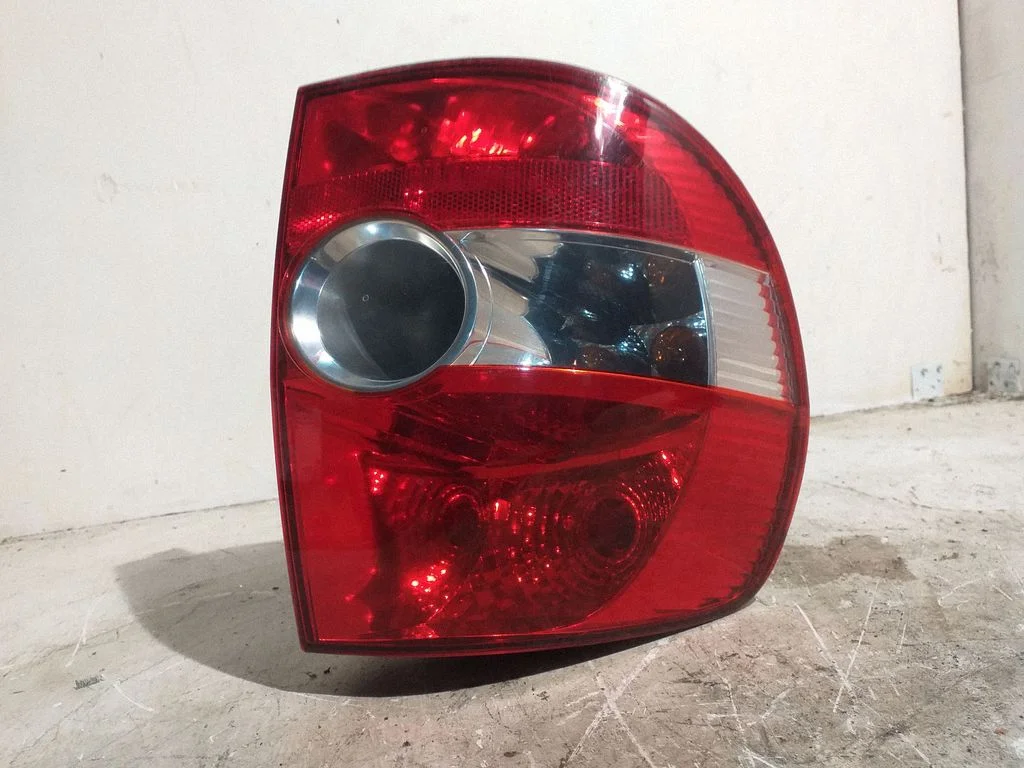 Rear/tail lights – rear left