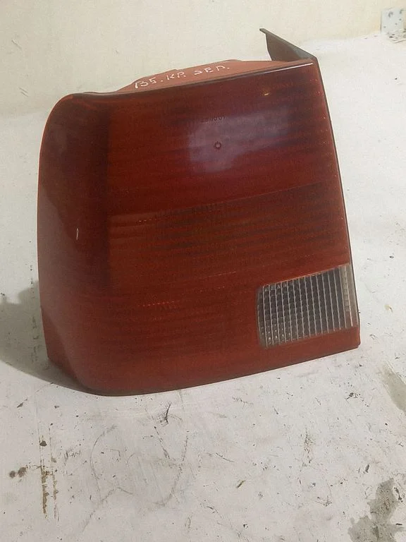 Rear/tail lights 3B5945095G