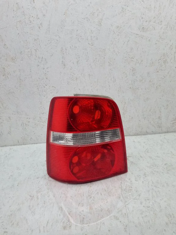 Rear/tail lights – rear left