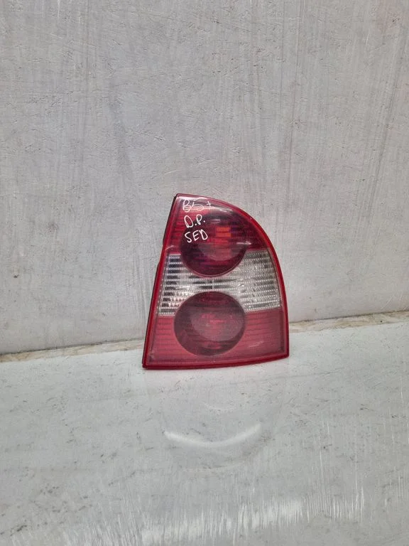 Rear/tail lights 3B5945096AE