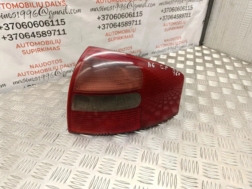 Rear/tail lights 4B5945096
