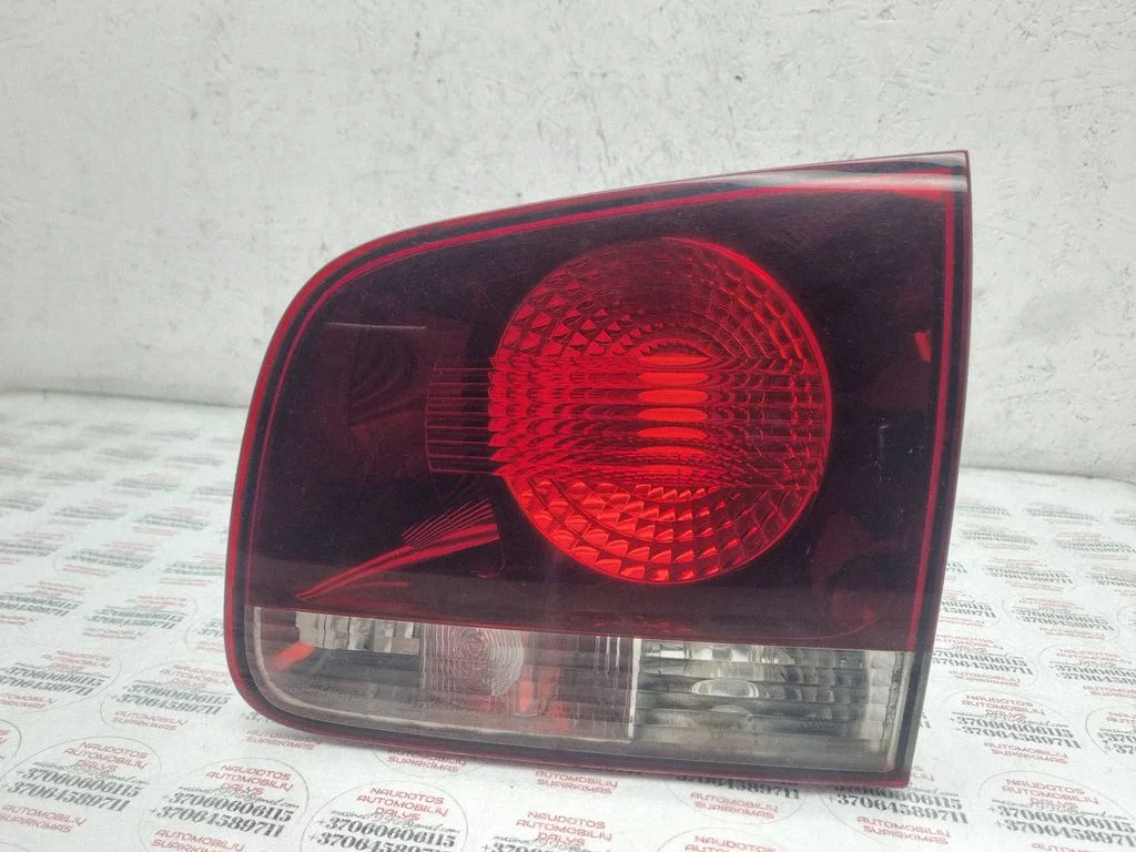 Tailgate rear/tail lights 7L6945094T