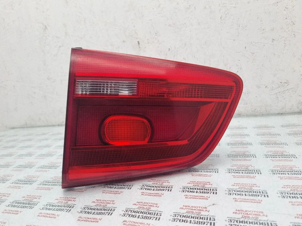 Tailgate rear/tail lights – rear right