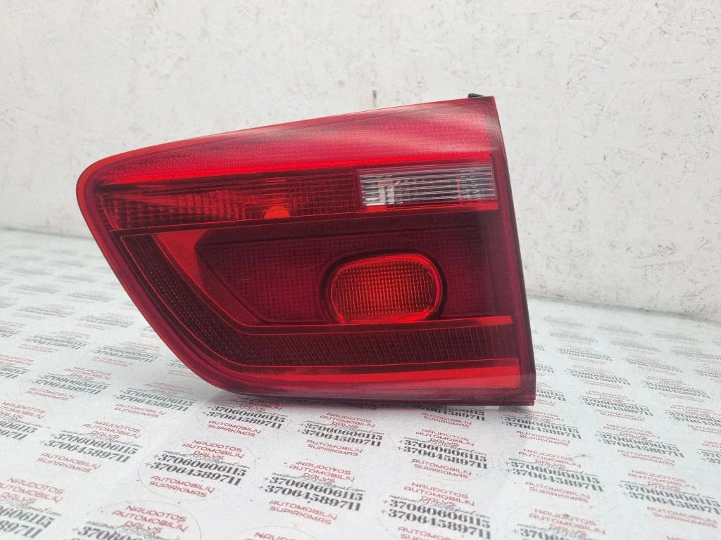 Tailgate rear/tail lights – rear left