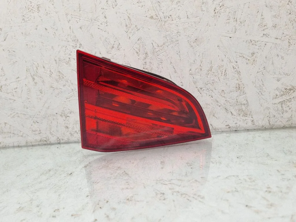 Tailgate rear/tail lights 8K9945093