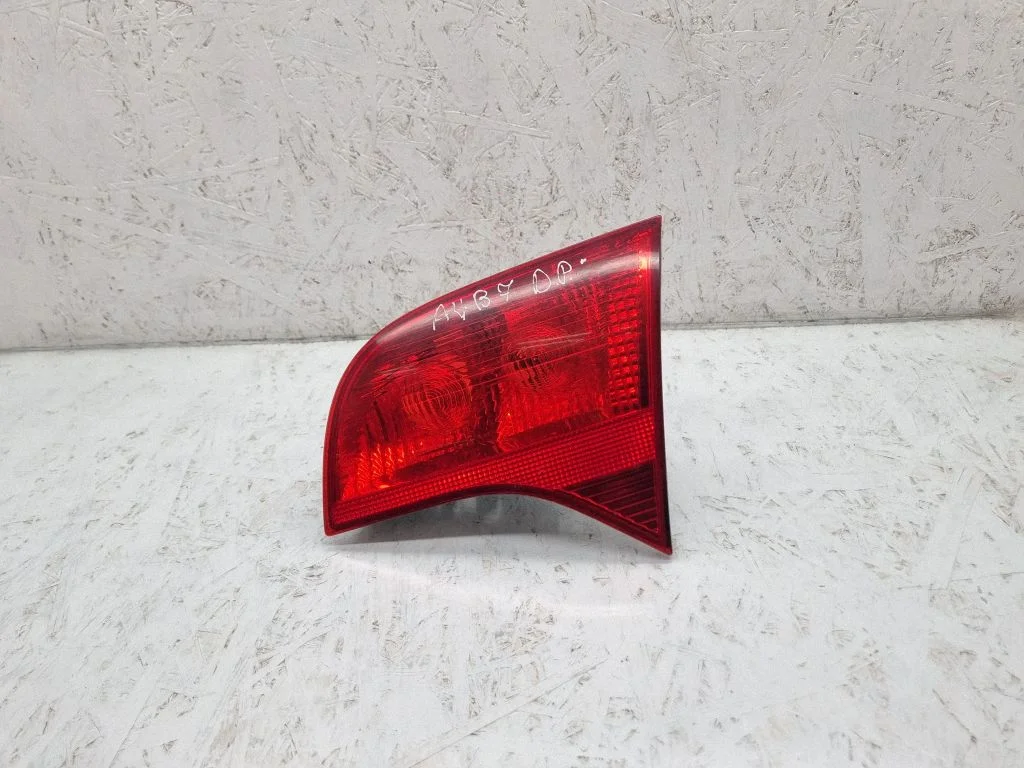 Tailgate rear/tail lights 8E9945094
