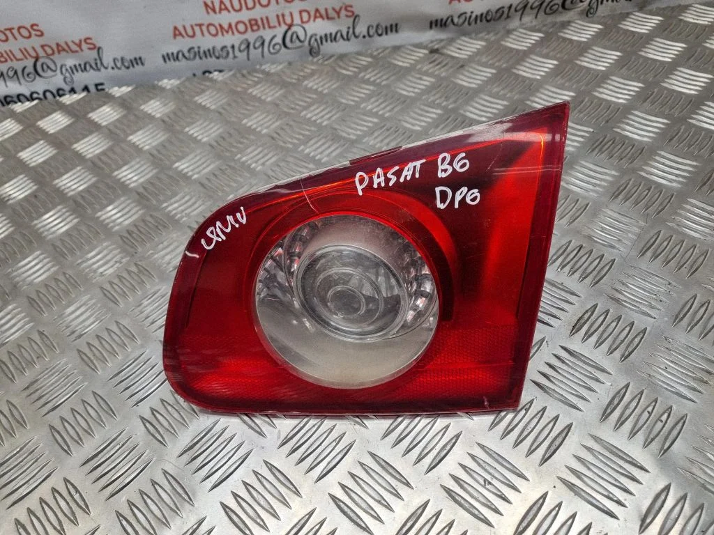 Tailgate rear/tail lights 3C9945094