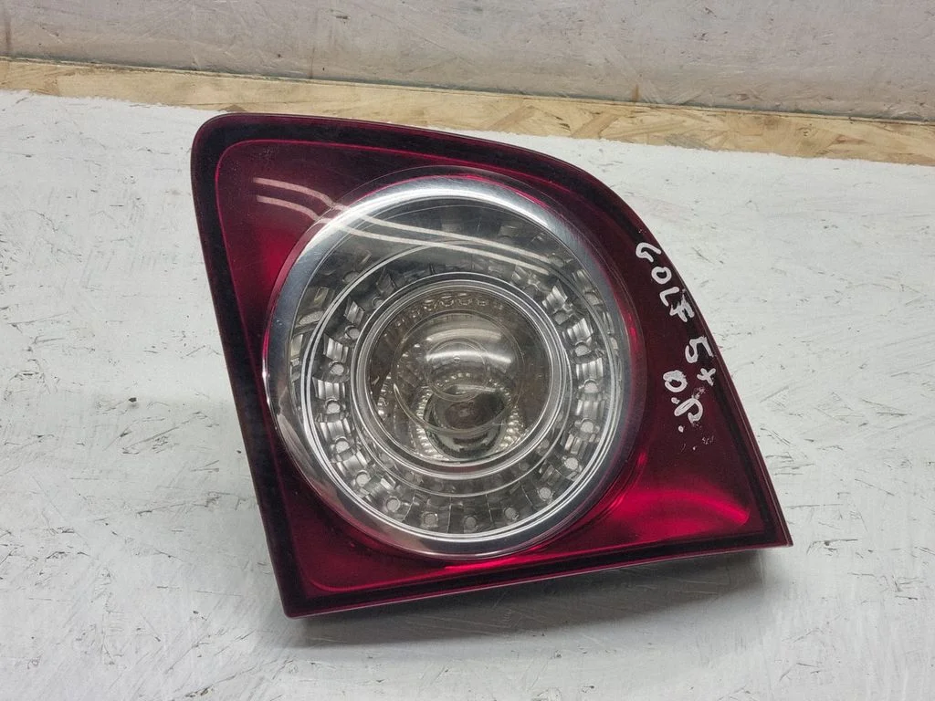 Tailgate rear/tail lights 5M0945094H