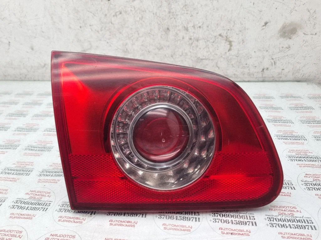 Tailgate rear/tail lights 3C9945093