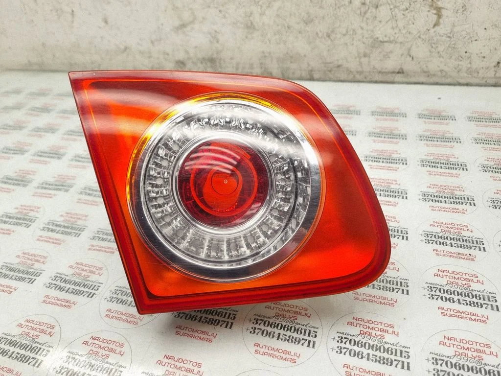 Tailgate rear/tail lights – Volkswagen Jetta V (2005-2010)
