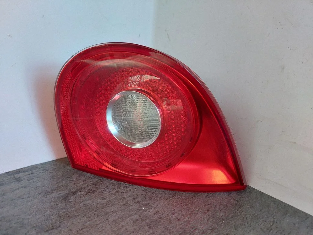 Tailgate rear/tail lights 1K6945094E