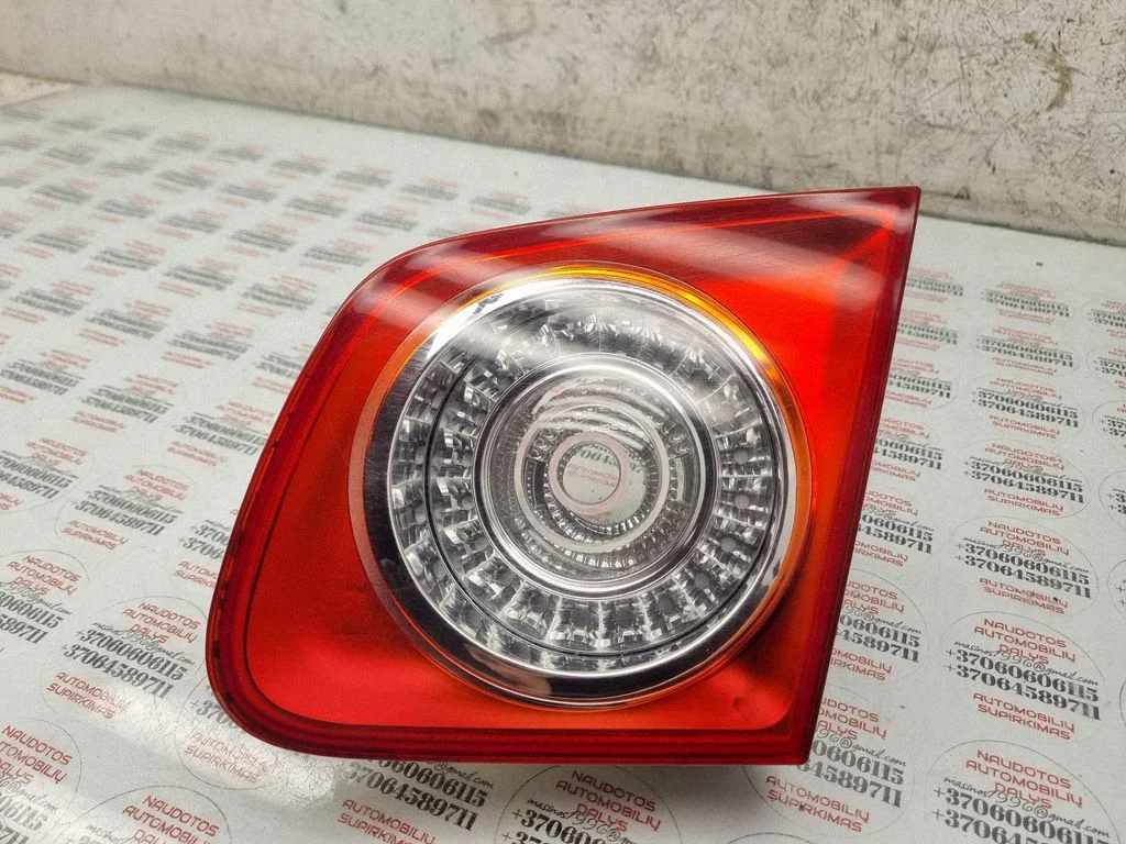 Tailgate rear/tail lights – Volkswagen Jetta V (2005-2010)