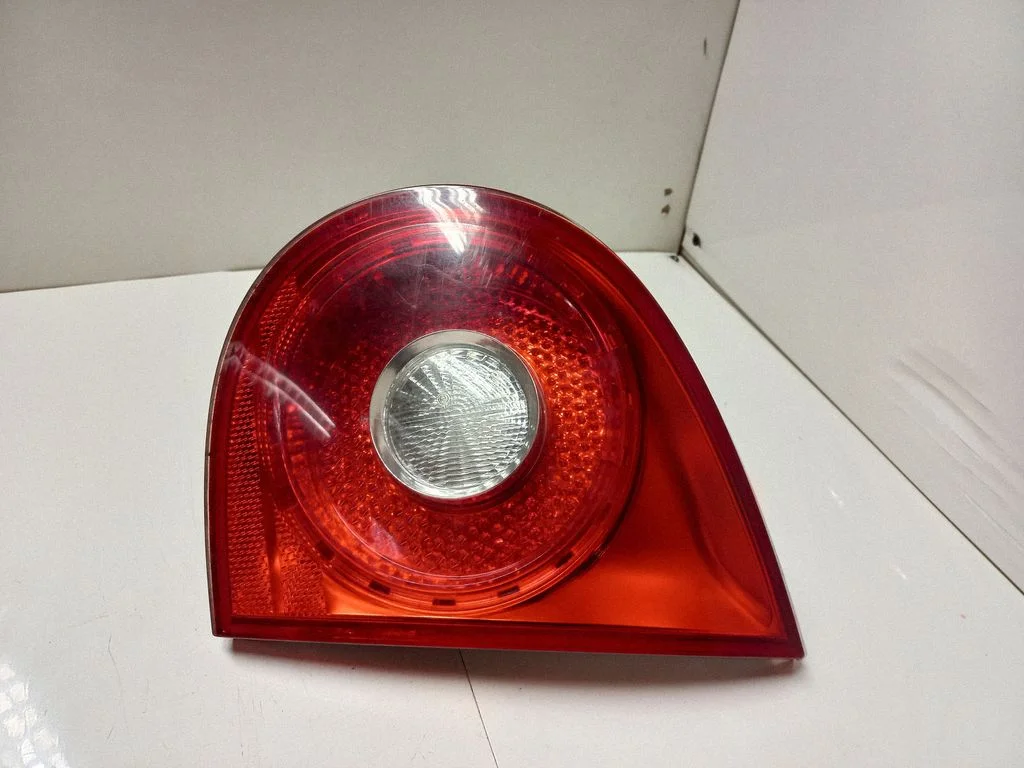 Tailgate rear/tail lights 1K6945094E