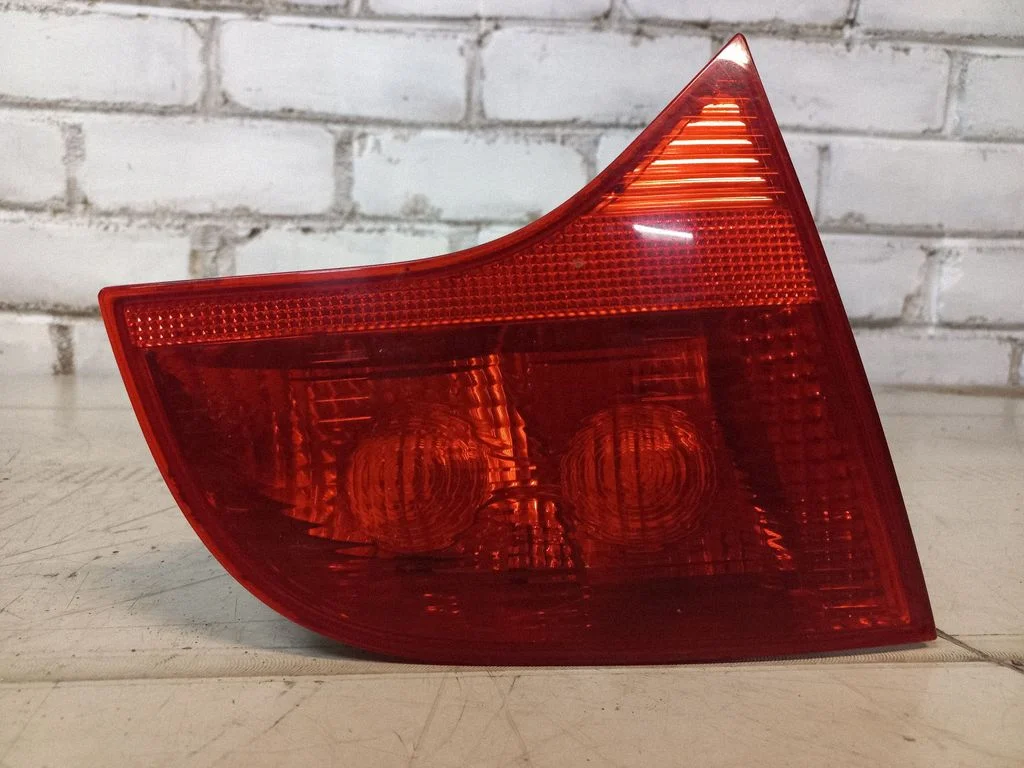 Tailgate rear/tail lights 8E9945093