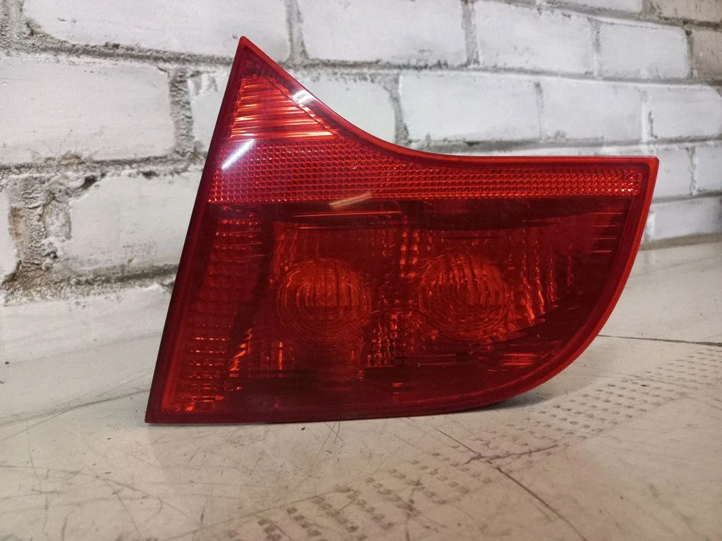 Tailgate rear/tail lights 8E9945094