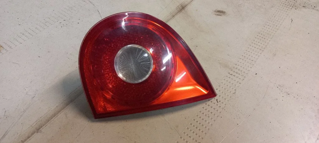 Tailgate rear/tail lights 1K6945094E