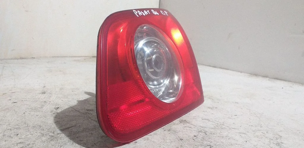 Tailgate rear/tail lights 3C9945094
