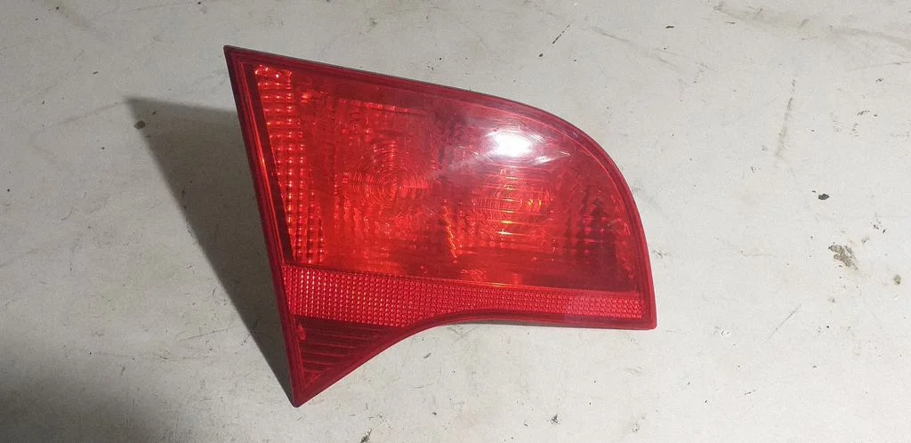 Tailgate rear/tail lights 8E9945093