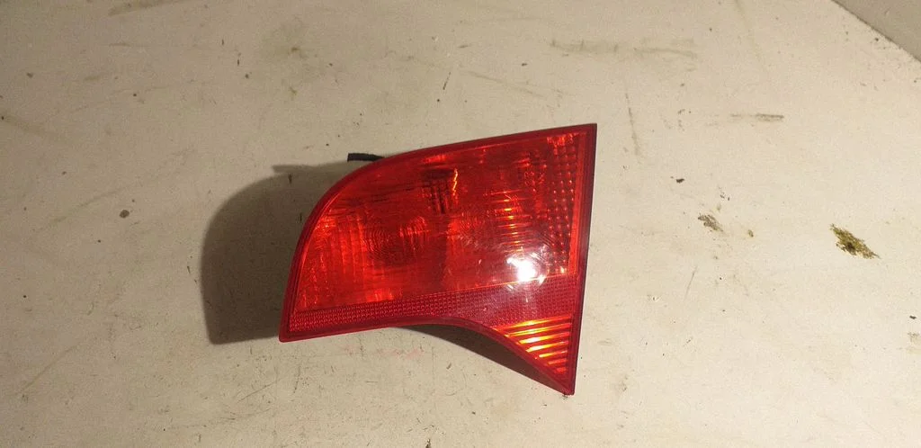 Tailgate rear/tail lights 8E9945094