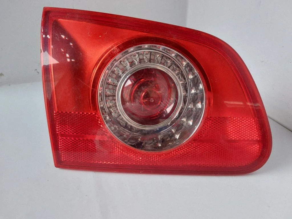 Tailgate rear/tail lights 1K6945259