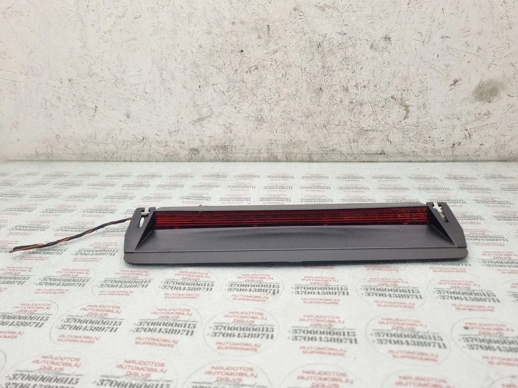 Third/center stoplight – Volkswagen Jetta V (2005-2010)