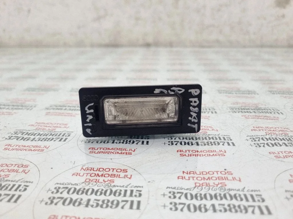 Number plate light 8T0943021