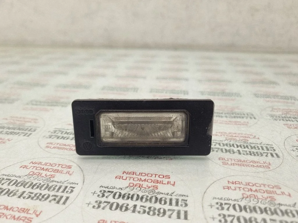 Number plate light 8T0943021