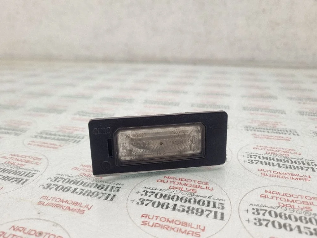 Number plate light 8T0943021