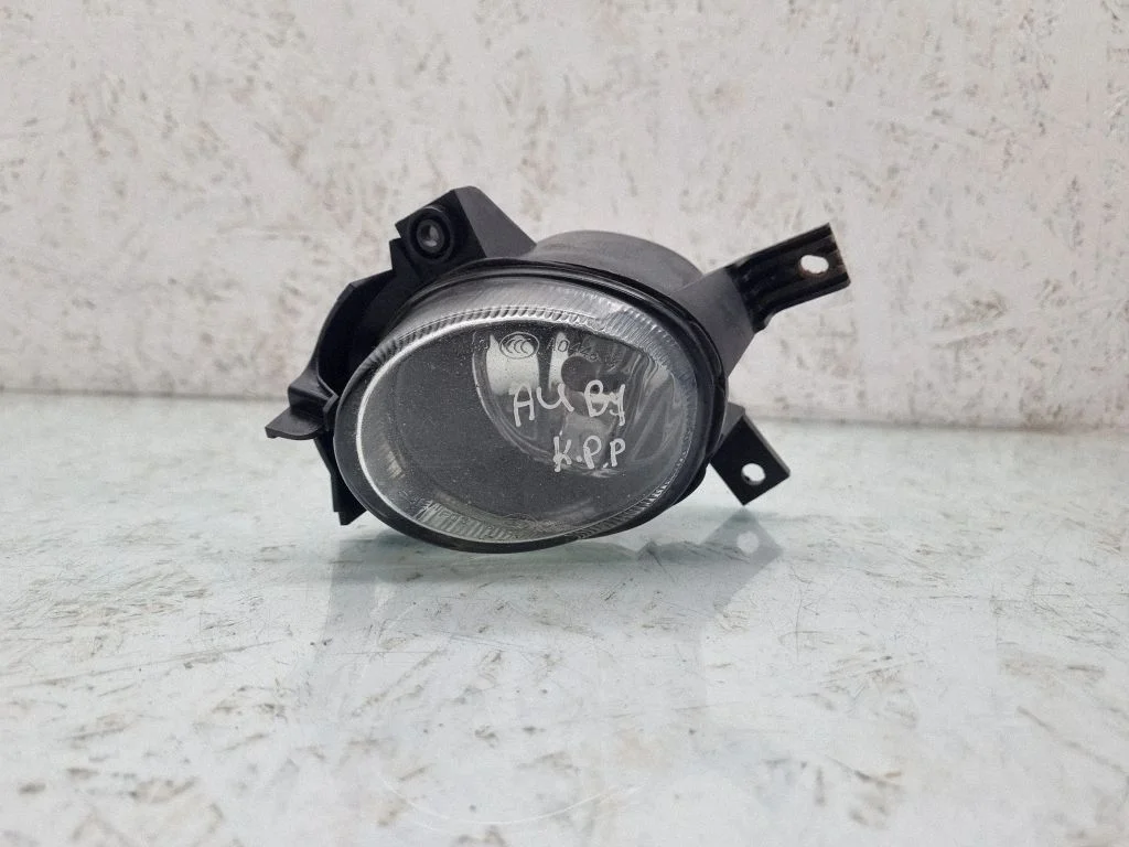 Front fog light 8E0941699C