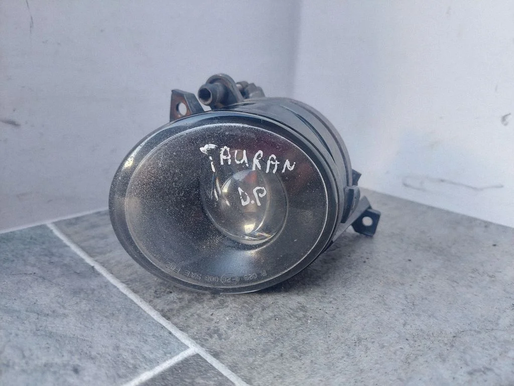 Front fog light 27048000R