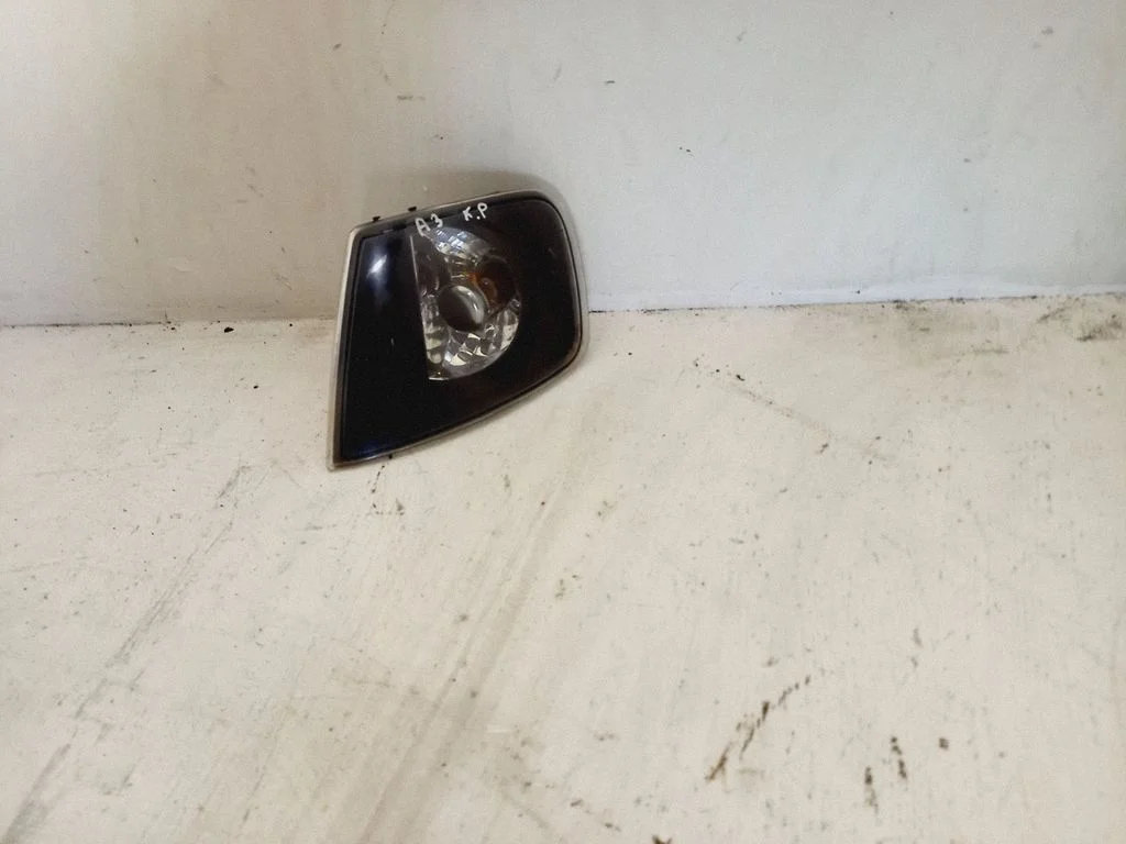 Front indicator light – front left
