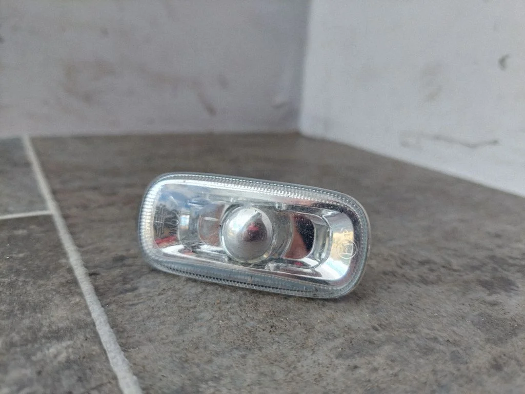 Front fender indicator light – Audi A6 Allroad C6 (2006-2011)