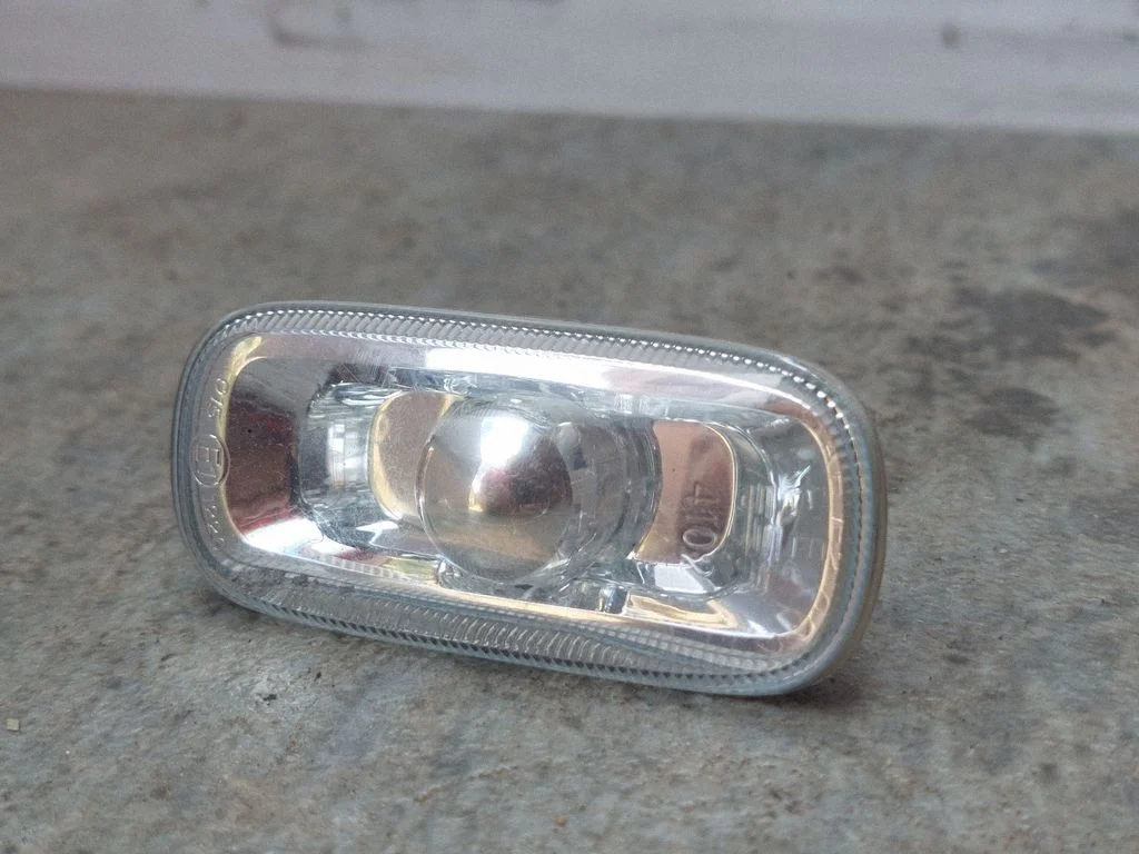 Front fender indicator light – Audi A6 Allroad C6 (2006-2011)