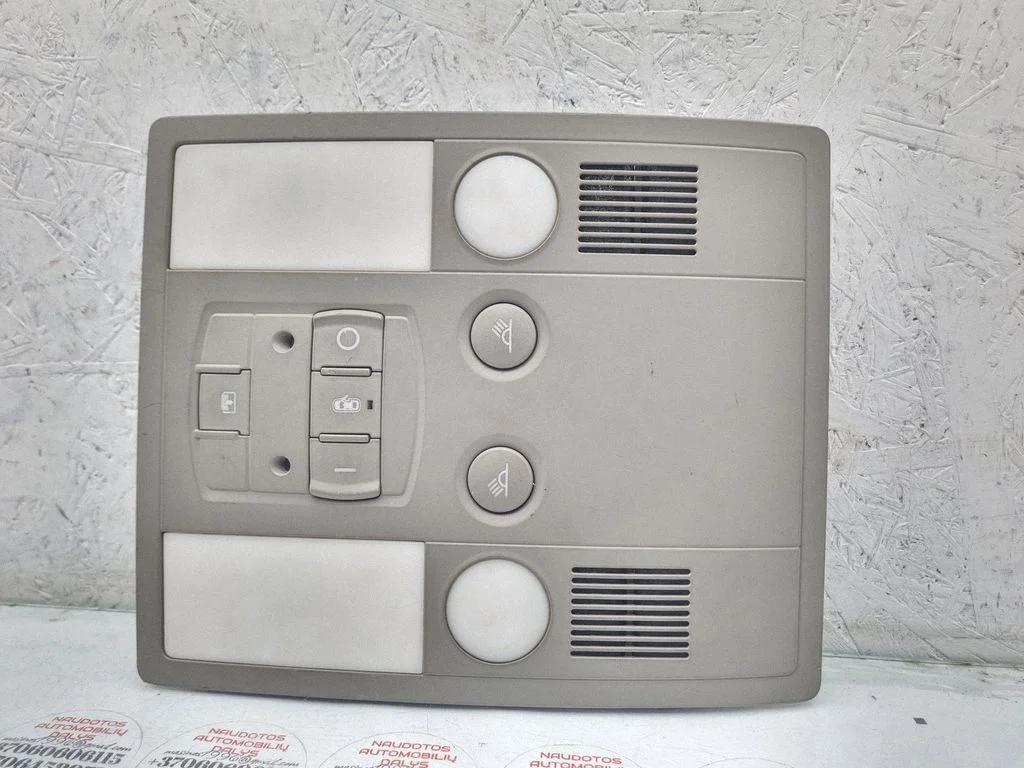 Tagaistmete valgustustuli – Audi A8 S8 D3 4E (2002-2009)