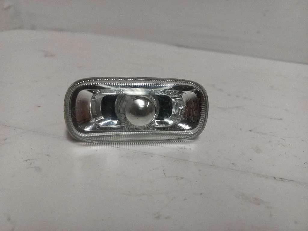 Front fender indicator light – Audi A4 S4 B7 8E 8H (2005-2008)