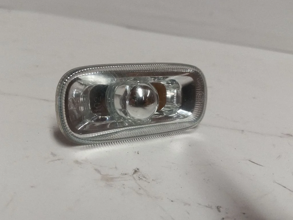 Front fender indicator light – Audi A4 S4 B7 8E 8H (2005-2008)