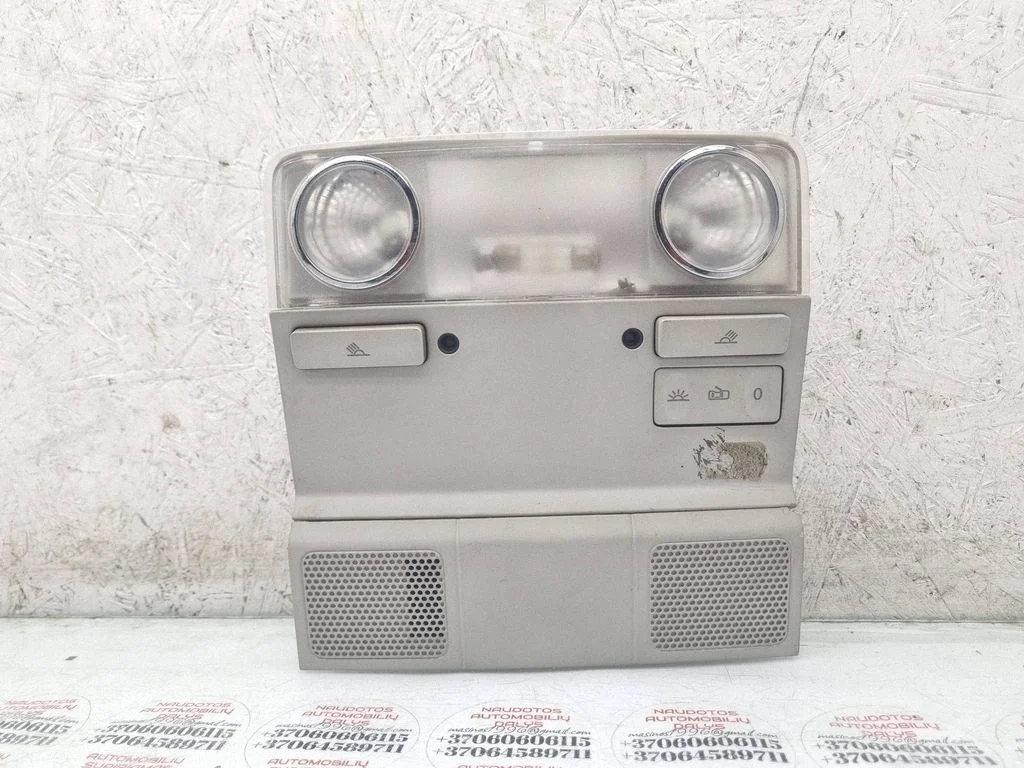 Esiistmete valgustustuli – Volkswagen Golf Plus (2005-2013)