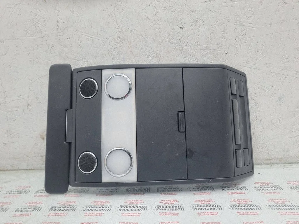 Front seat light – Volkswagen Touareg I (2002-2010)